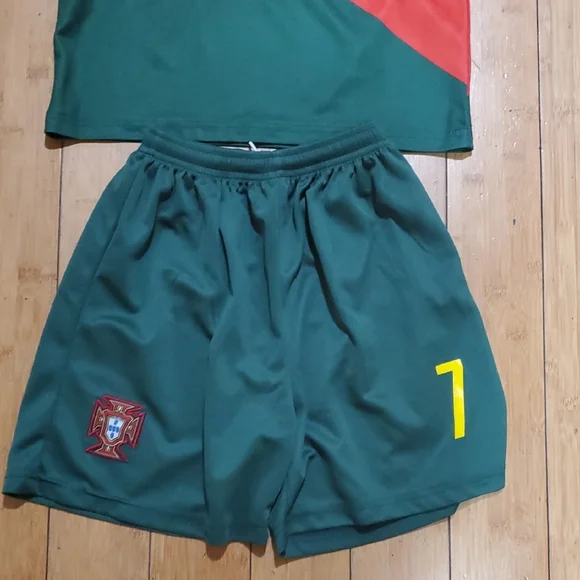 Kids Soccer Matching Set - Red and Green - Picture 6 of 7